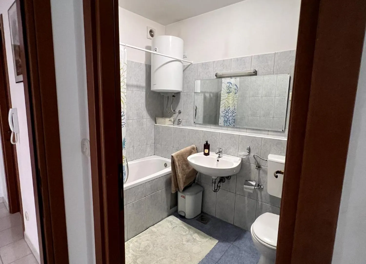 La Luna Apartment Split