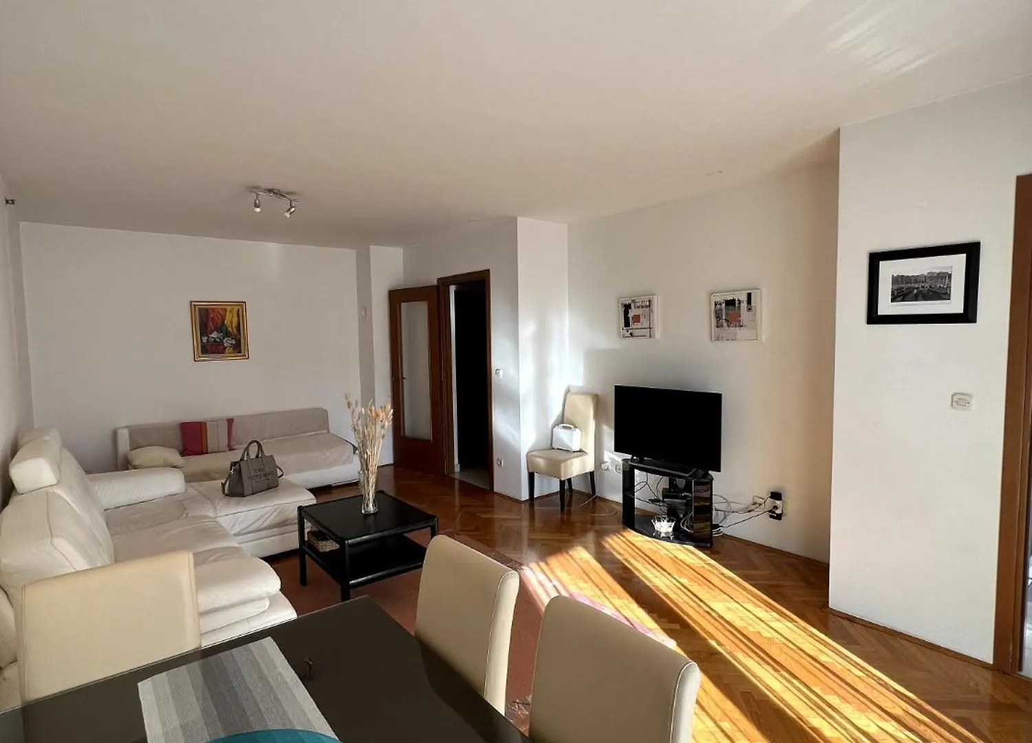 La Luna Apartment Split