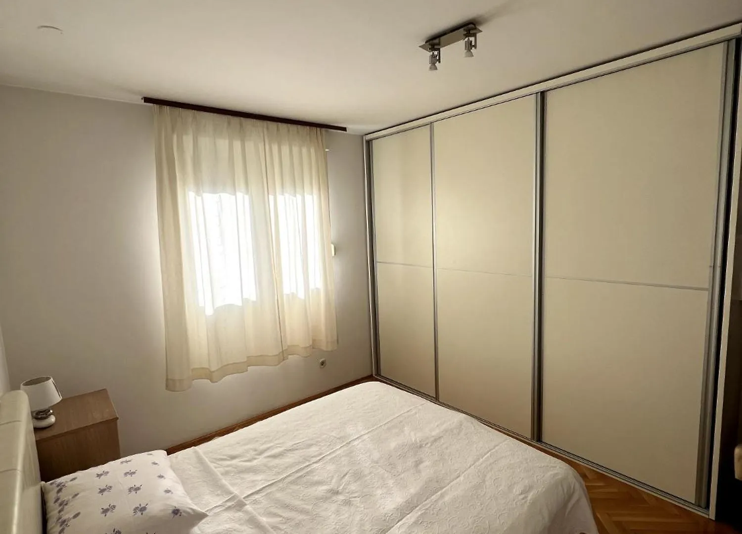 La Luna Apartment Split